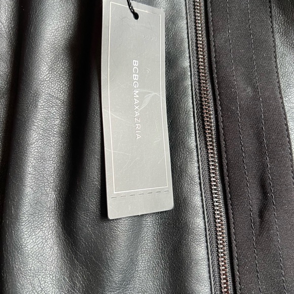 BCBG leather zipper Roxy skirt NWTs. Sz large - Picture 3 of 4
